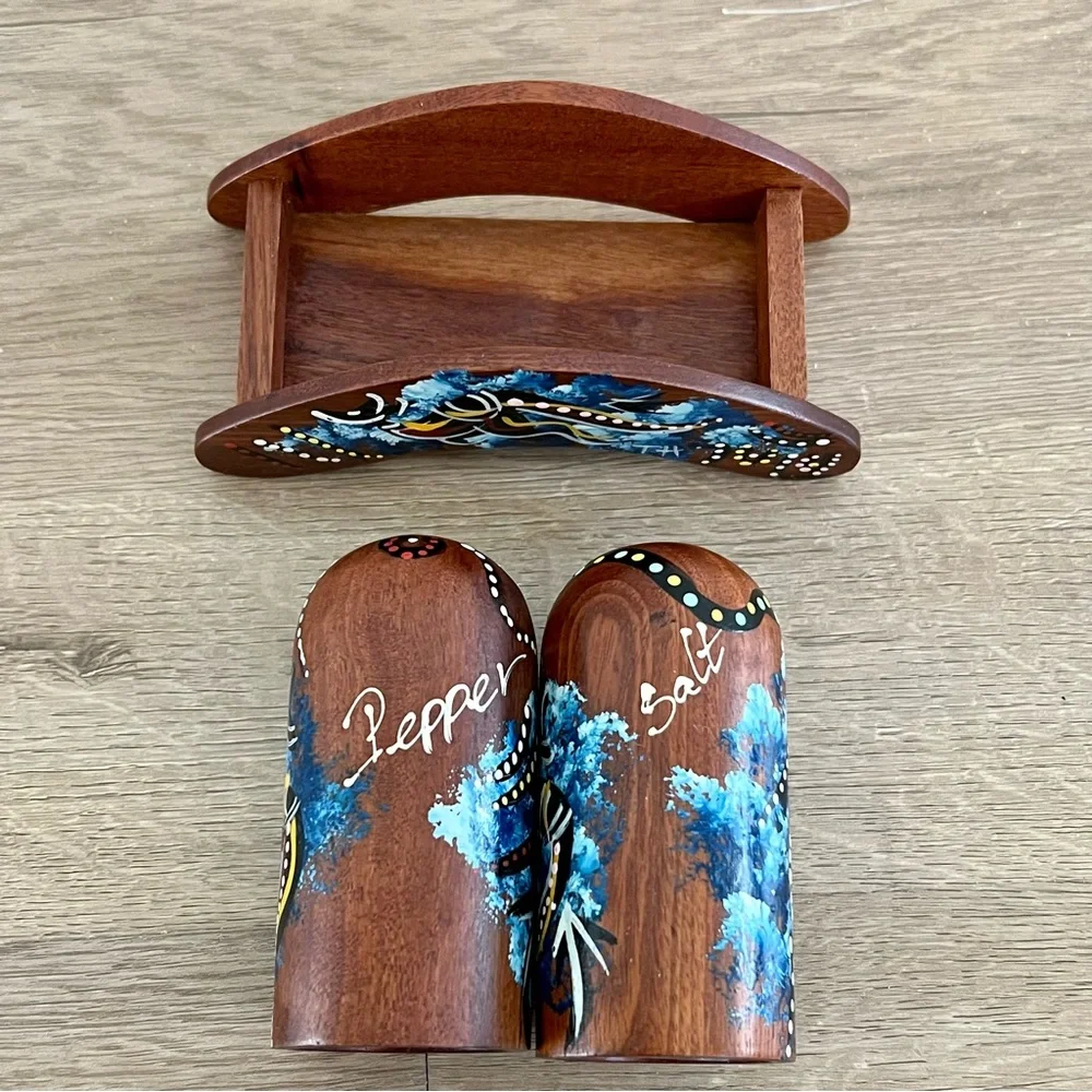 VTG NIB Finecraft Australia Art Hand Painted Wooden‎ Salt Pepper Shakers w Stand